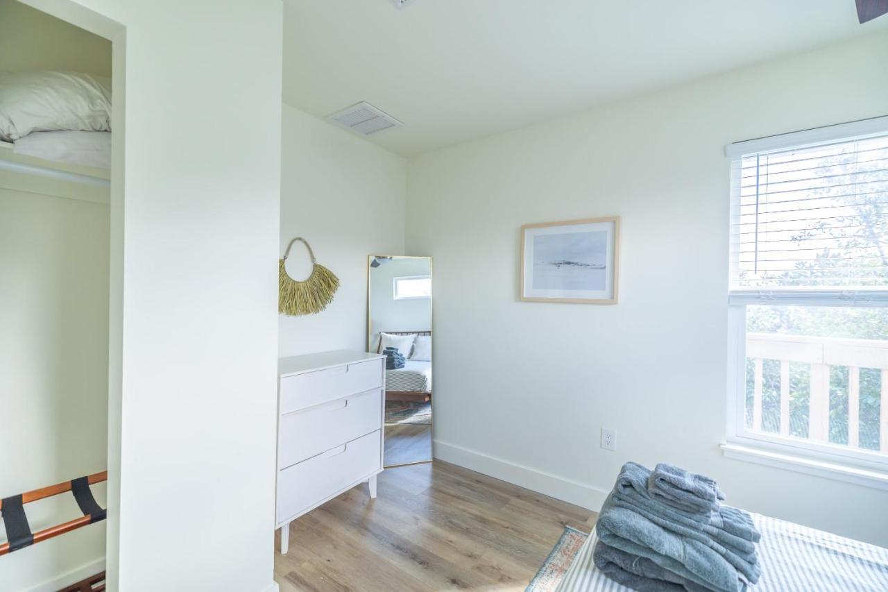 Bright New House With In- Law -- 2 Blocks To Beach! Holiday home