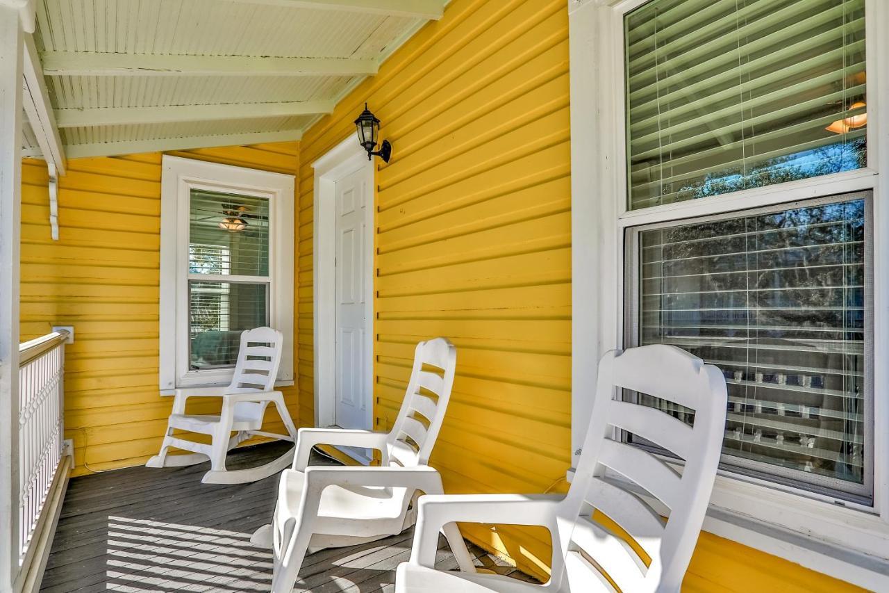 Sunny On Sanchez - Upper Holiday home *