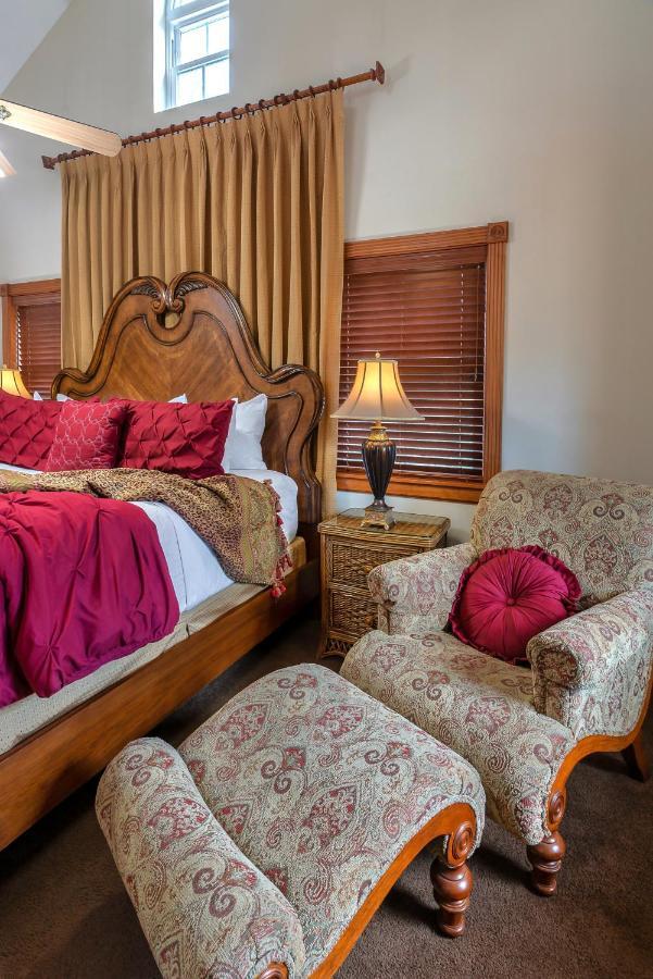 Bed & Breakfast Cedar House