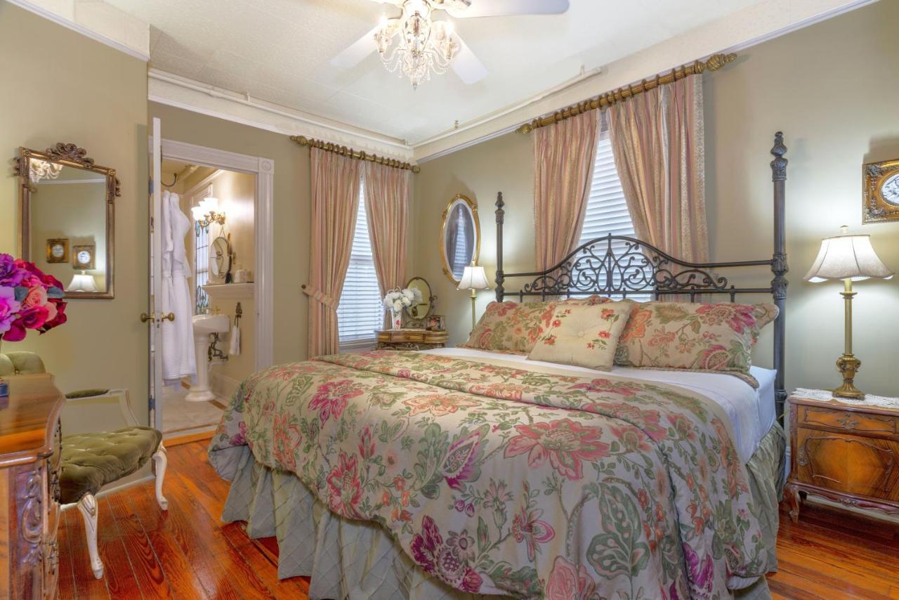 Bed & Breakfast Cedar House
