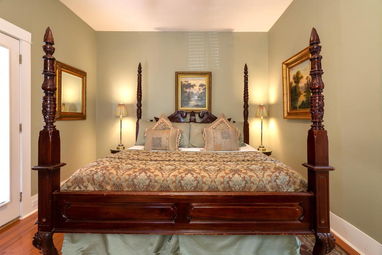 Cedar House Bed & Breakfast