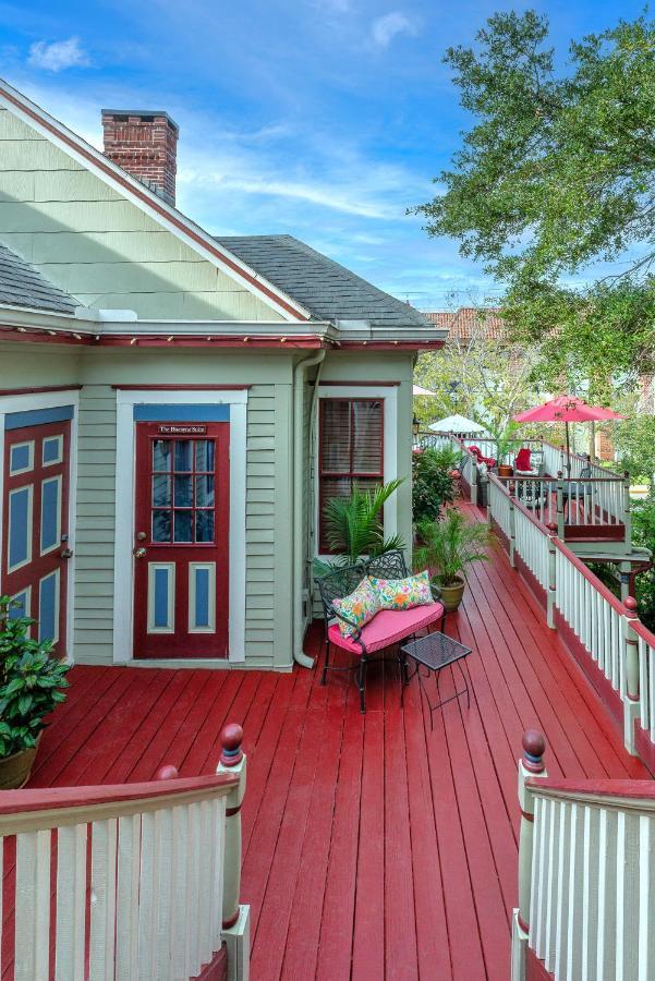 Cedar House Bed & Breakfast 3*