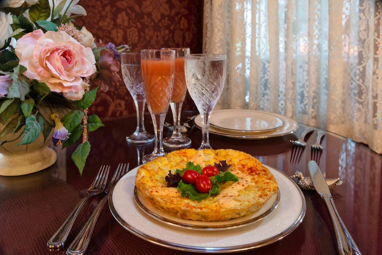 Cedar House Bed & Breakfast