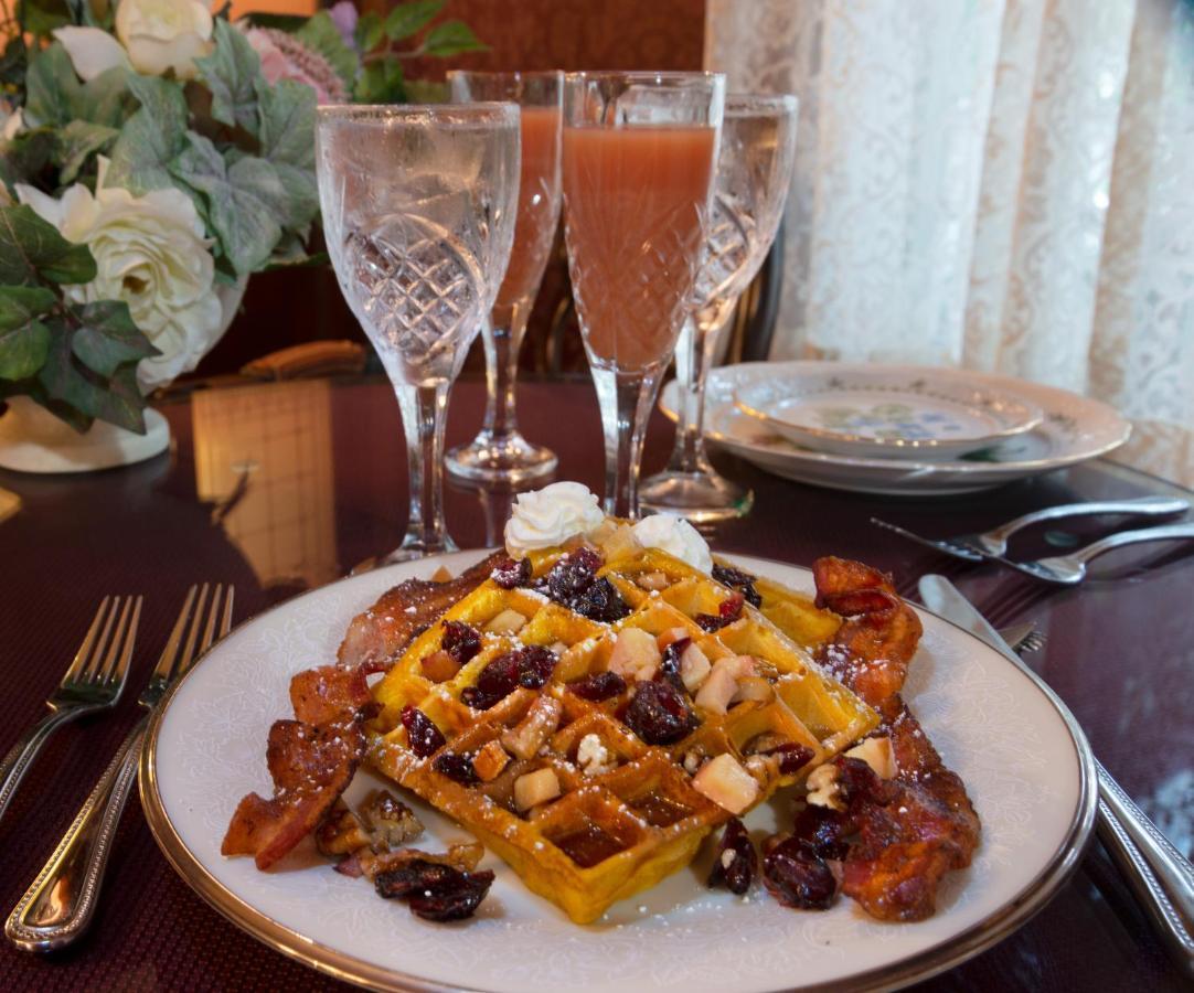 Cedar House Bed & Breakfast 3*