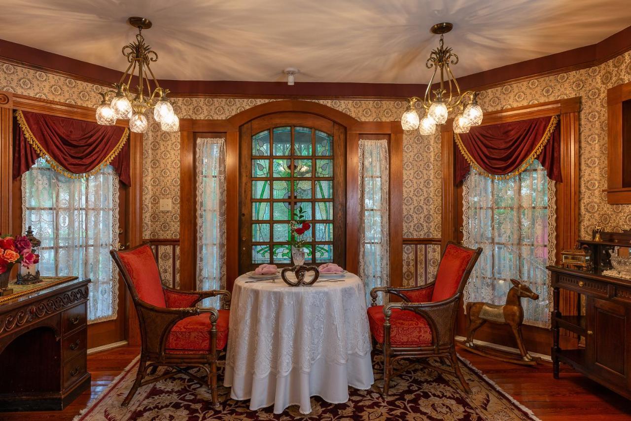 Cedar House Bed & Breakfast