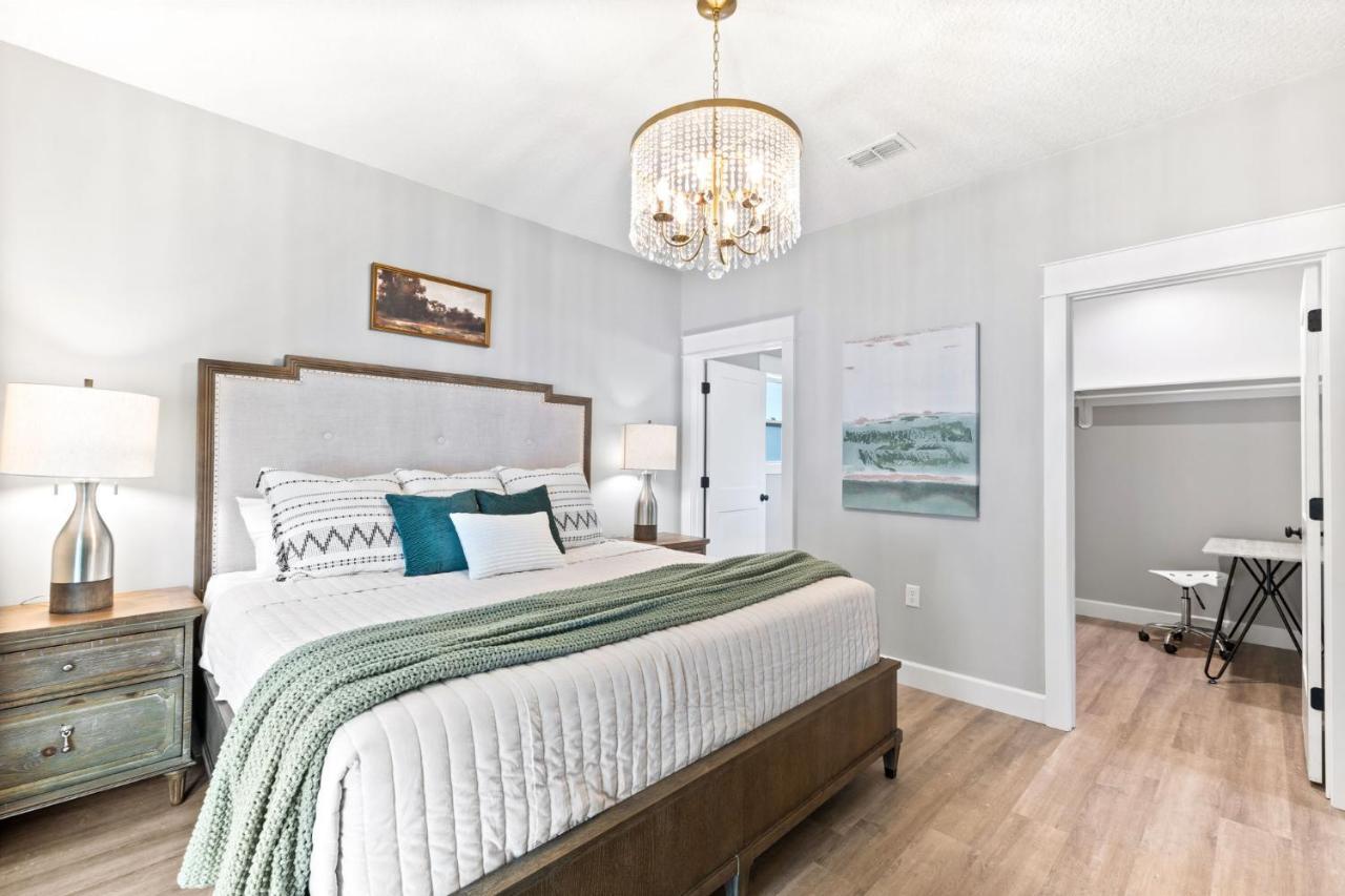 Brand New Entire Close To Beach
