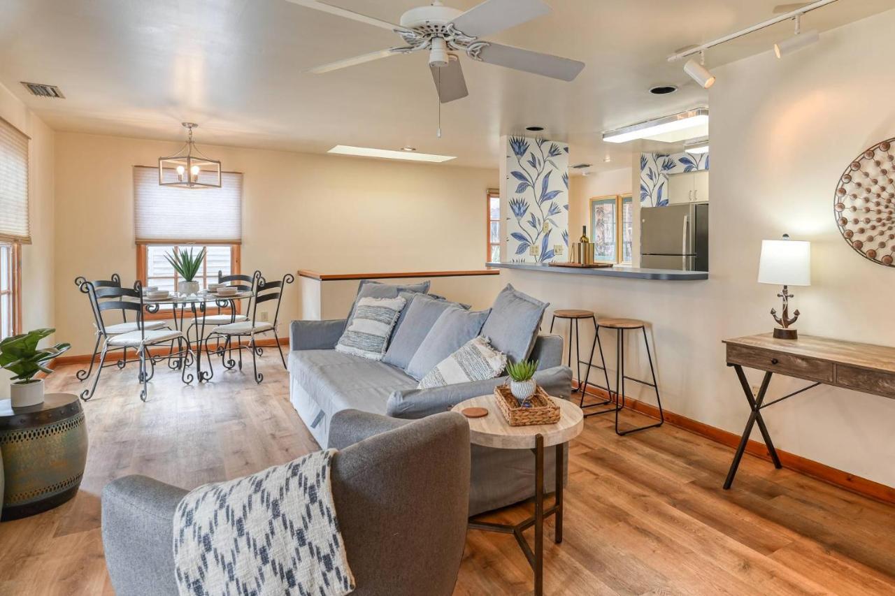 62 Hypolita Carriage House *