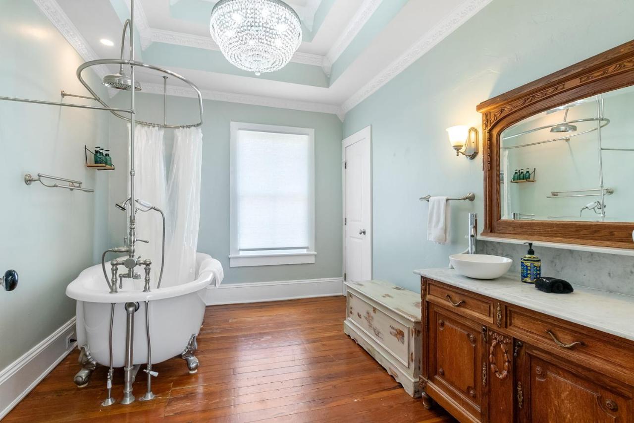 Holiday home The Blue Lion- 2 Blocks To Downtown Historic Charm *