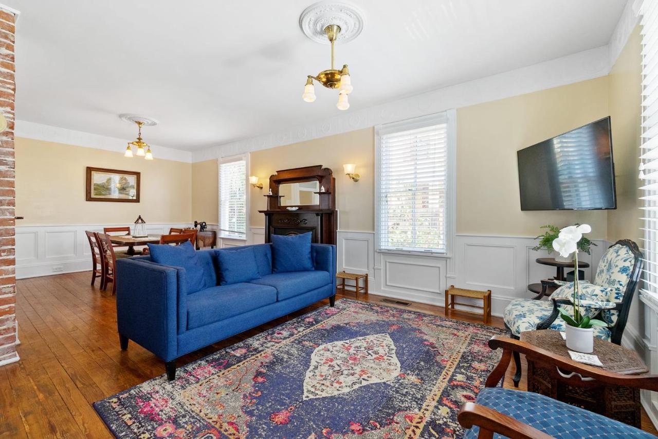 The Blue Lion- 2 Blocks To Downtown Historic Charm *