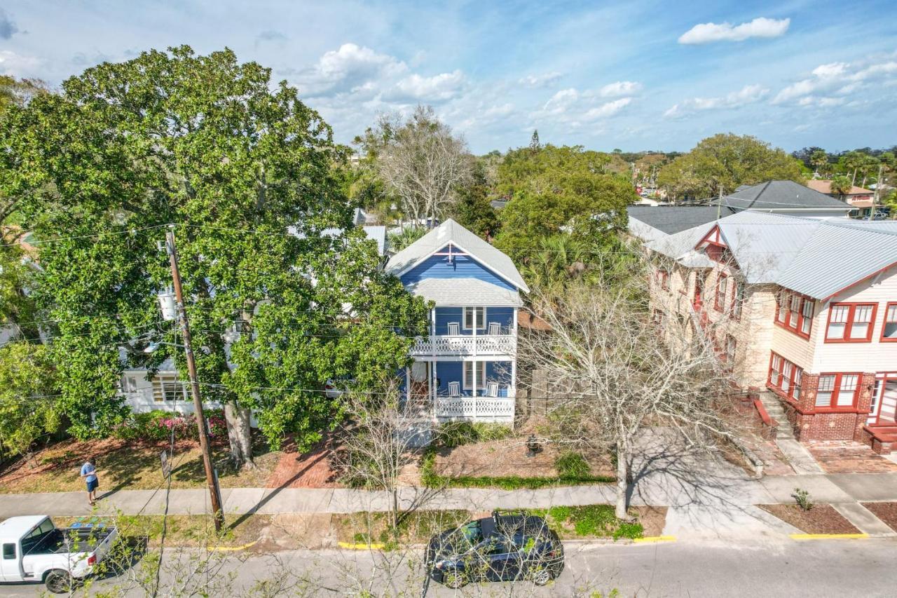 The Blue Lion- 2 Blocks To Downtown Historic Charm Holiday home St. Augustine