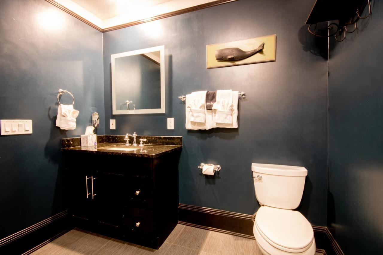Hemingway House (adults Only) Bed & Breakfast