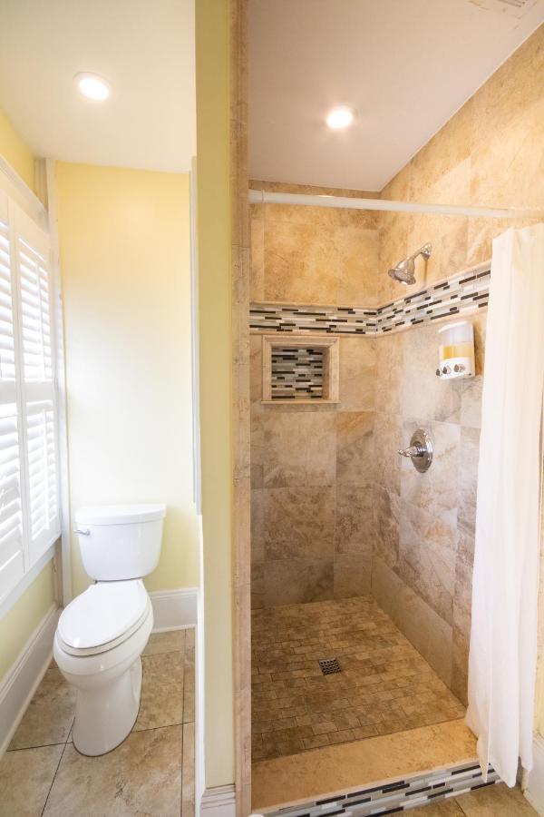 Hemingway House (adults Only) Bed & Breakfast