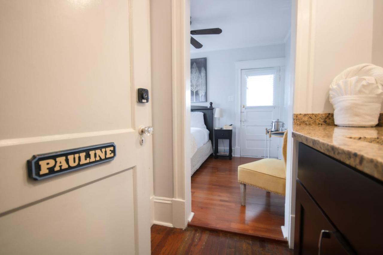 Hemingway House (adults Only) Bed & Breakfast *