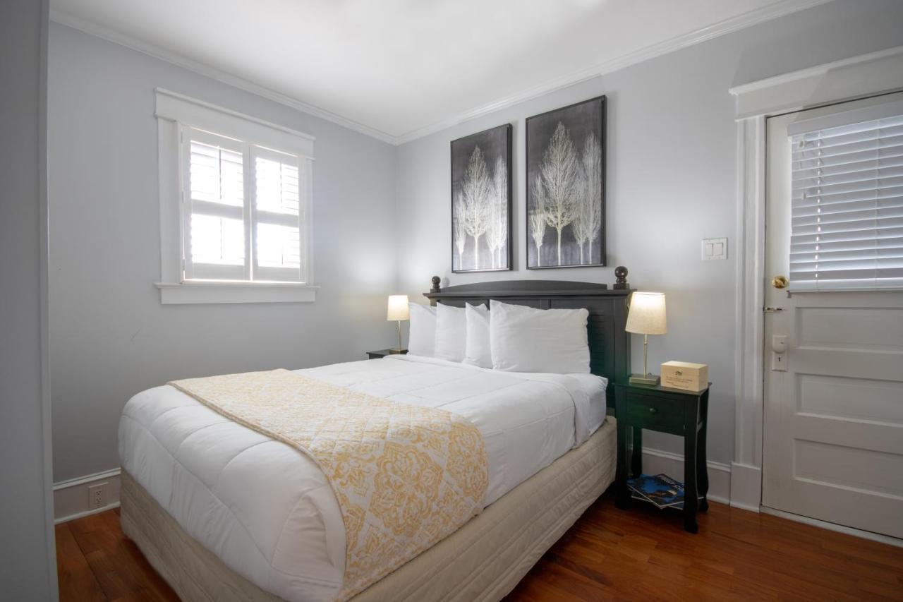 Hemingway House (adults Only) Bed & Breakfast *