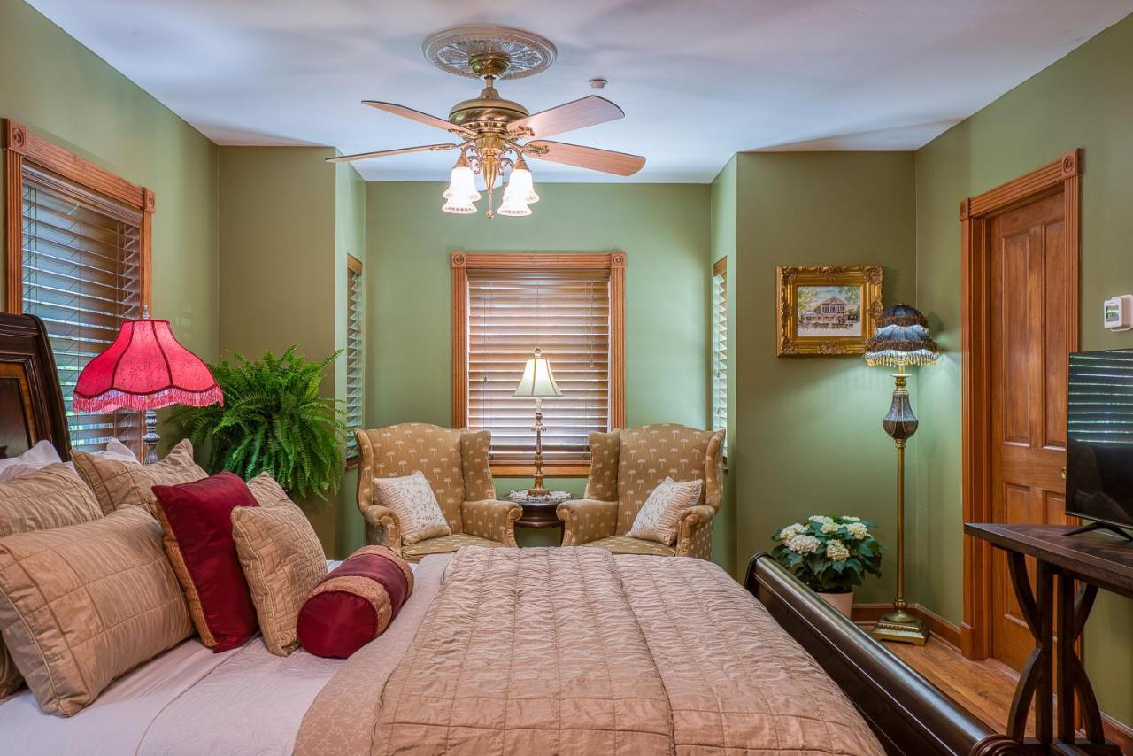 Cedar House Bed & Breakfast