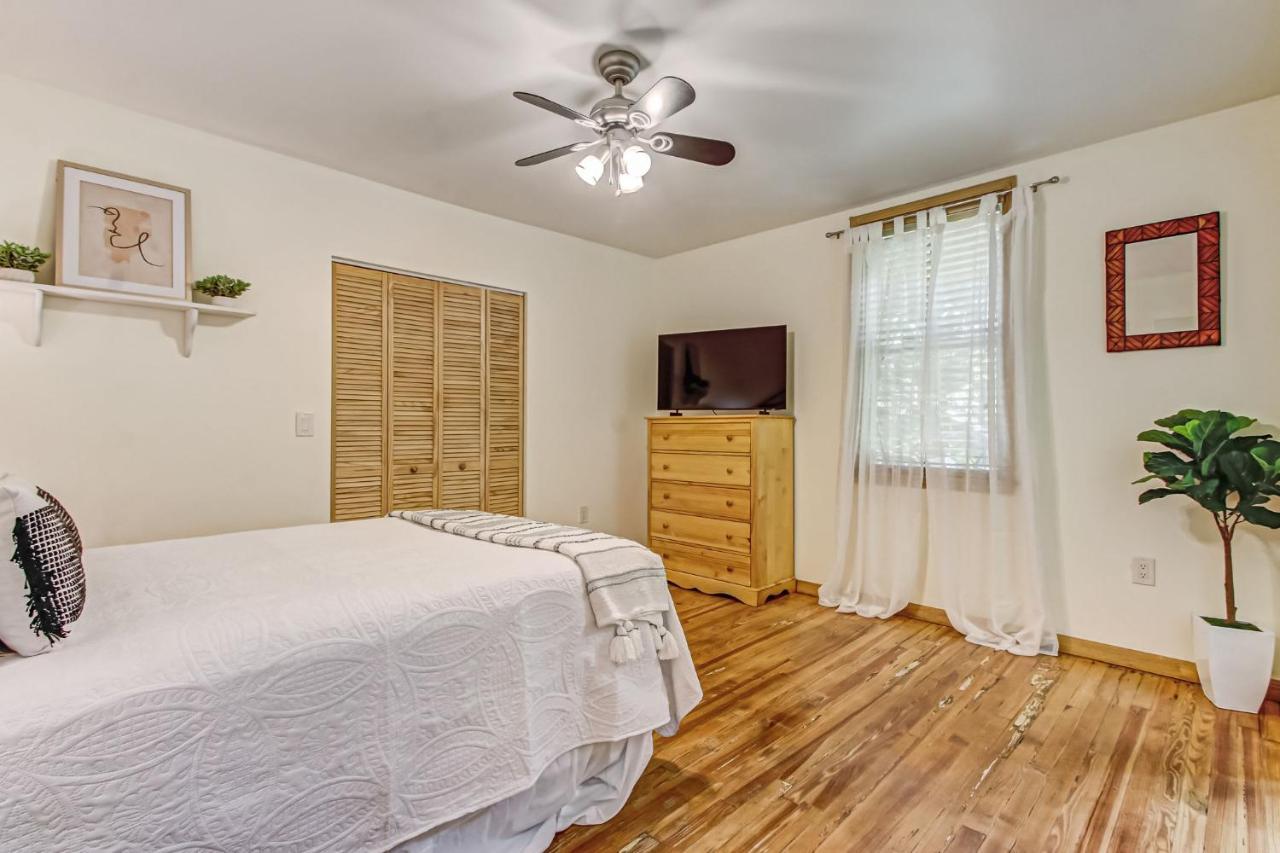 Downtown Gem- Dog Friendly Walk To Everything Holiday home *