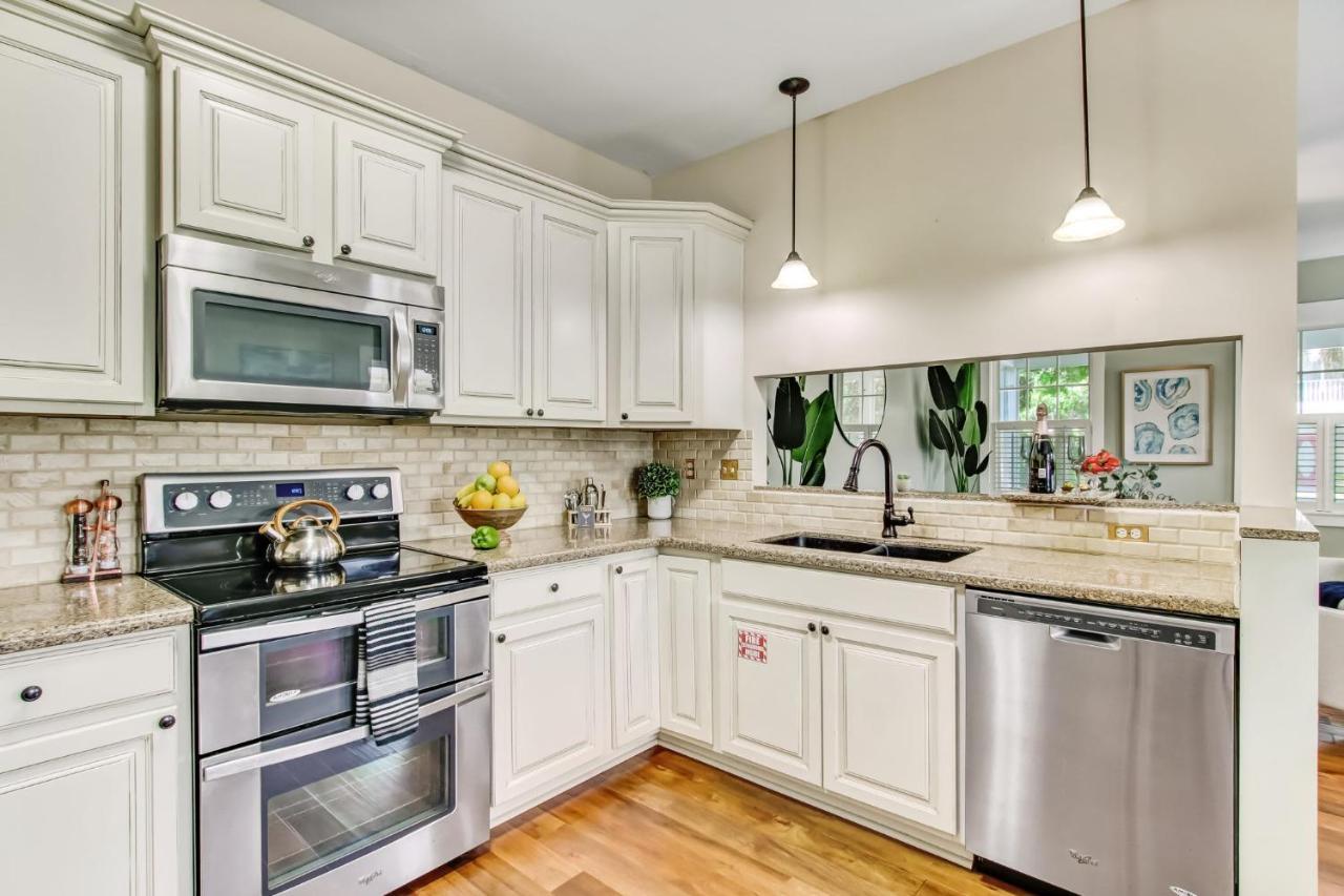 Blue Jewel- Dog Friendly Minutes To Downtown Holiday home St. Augustine