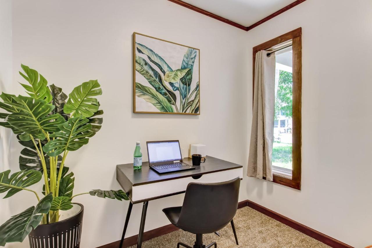 Blue Jewel- Dog Friendly Minutes To Downtown Holiday home *