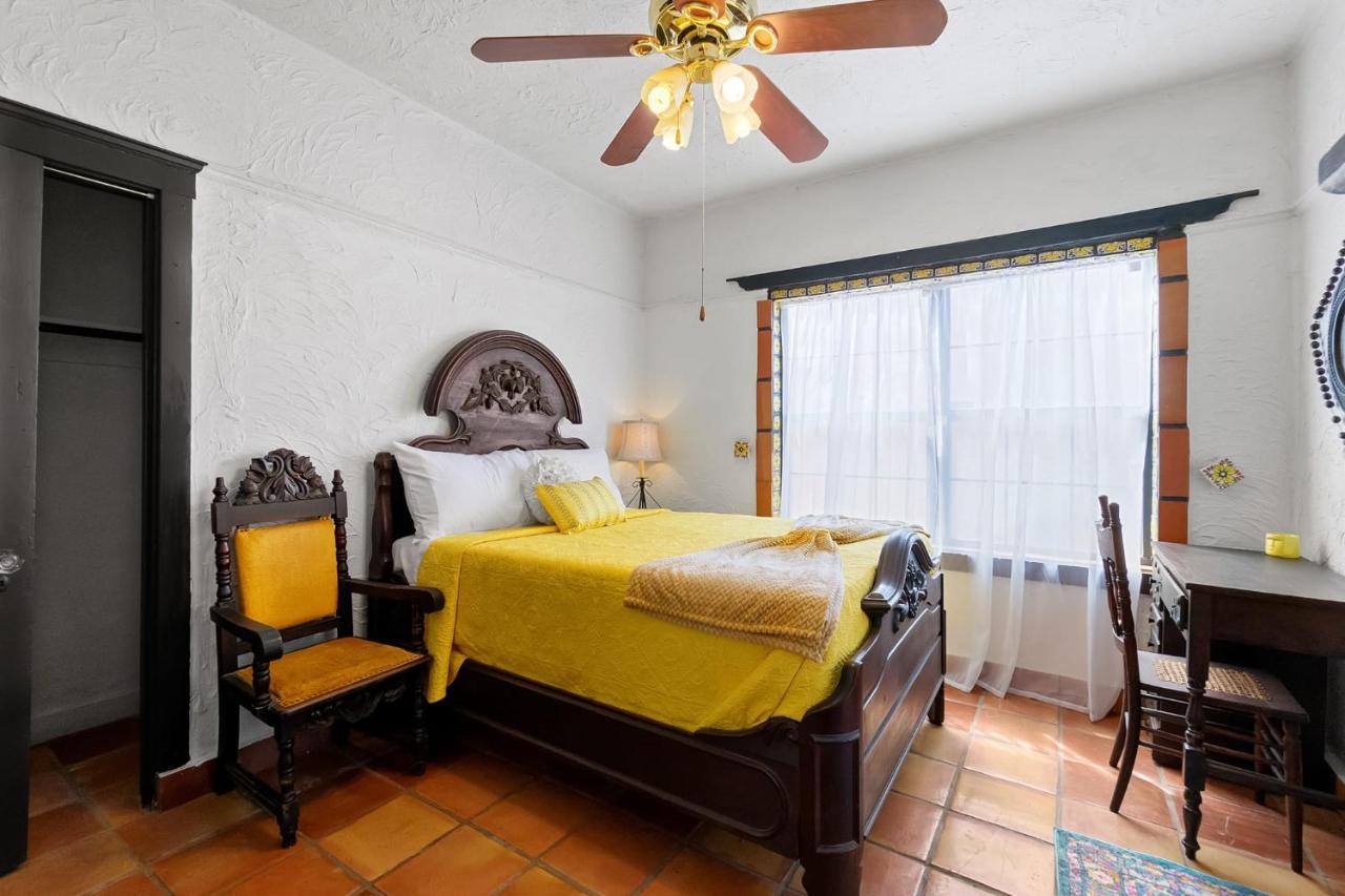 The Gaudi House- Pool Minutes To Dntn And Holiday home St. Augustine
