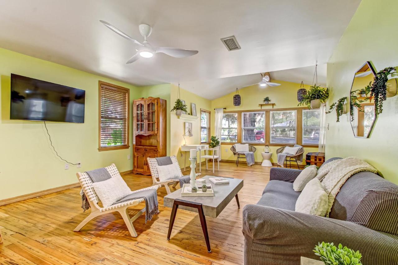 Holiday home Downtown Gem- Dog Friendly Walk To Everything *