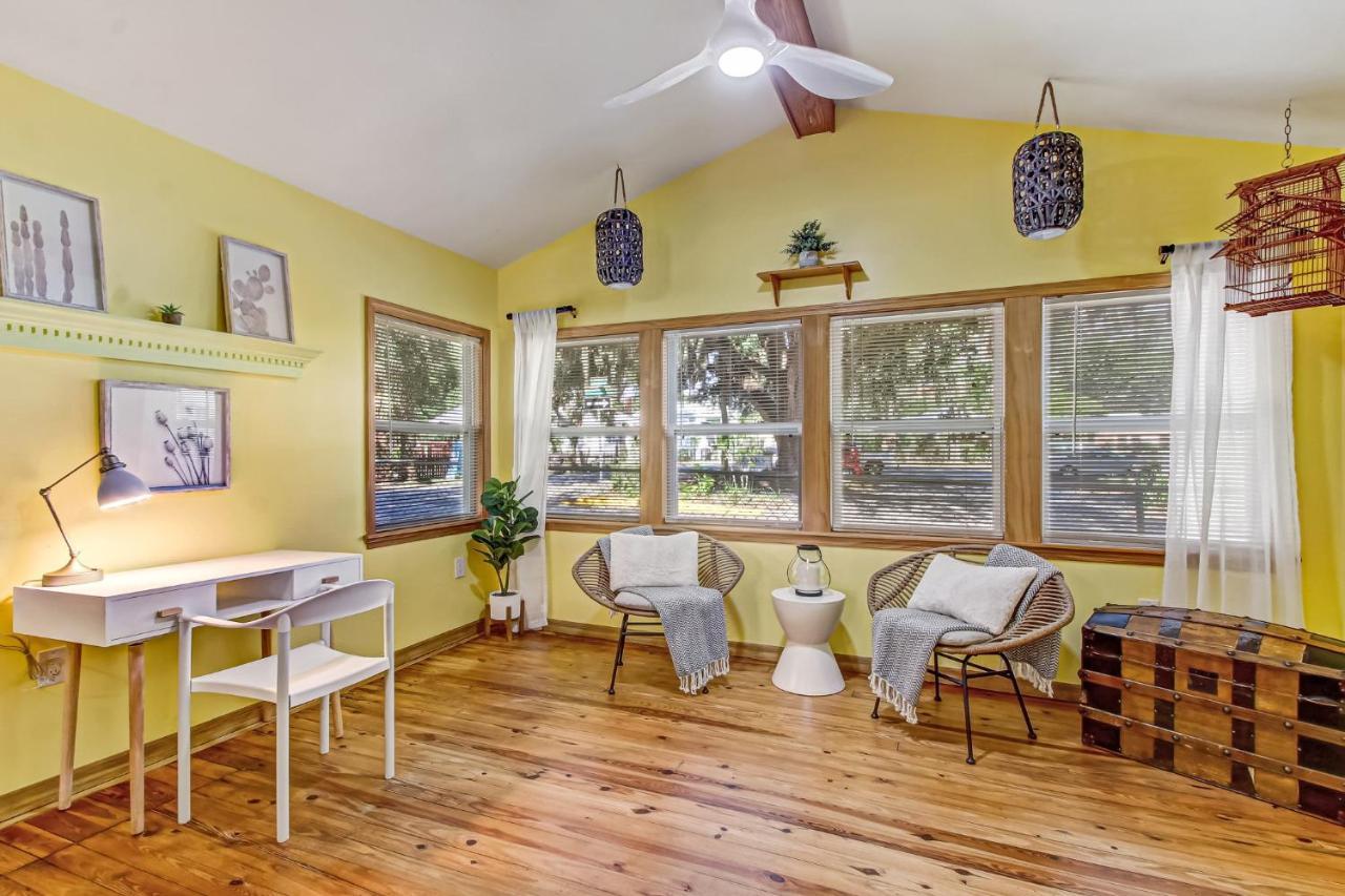 Downtown Gem- Dog Friendly Walk To Everything Holiday home *