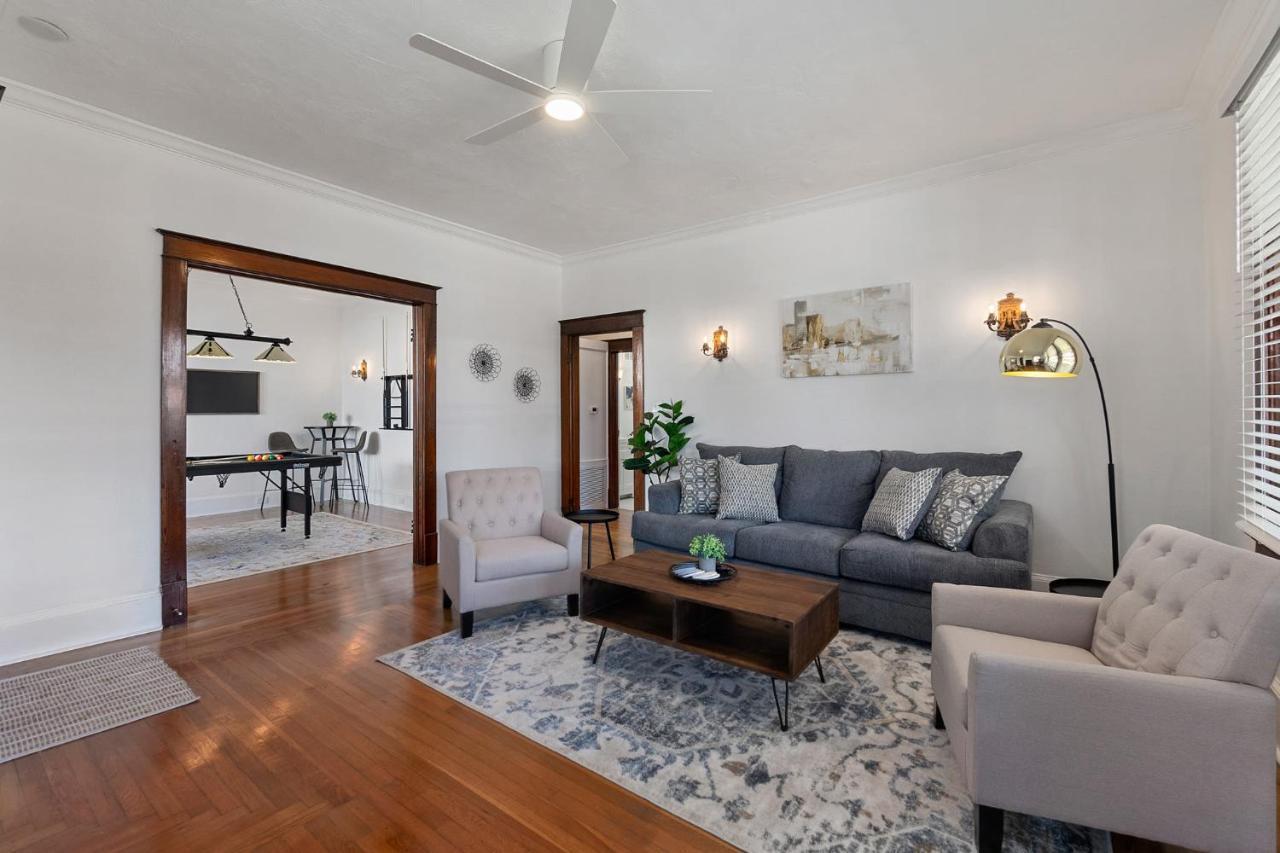 Old Mission Manor - Chic 2br 1ba - Sleeps 6 - Pool Table - 15 Min Walk To Downtown *