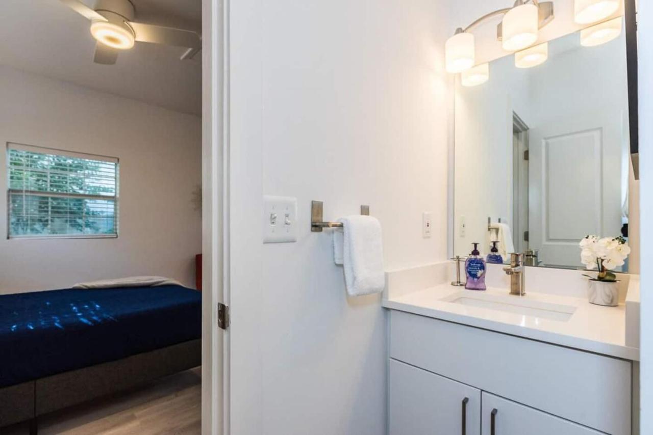 The At Old Mission Walking Distance To Downtown And Onsite Parking *