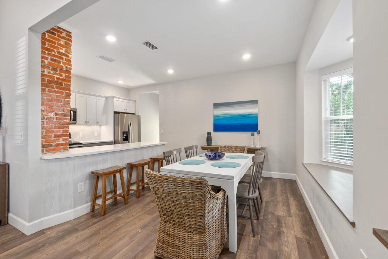 Oneida Charmed - Historic W Modern Flair *