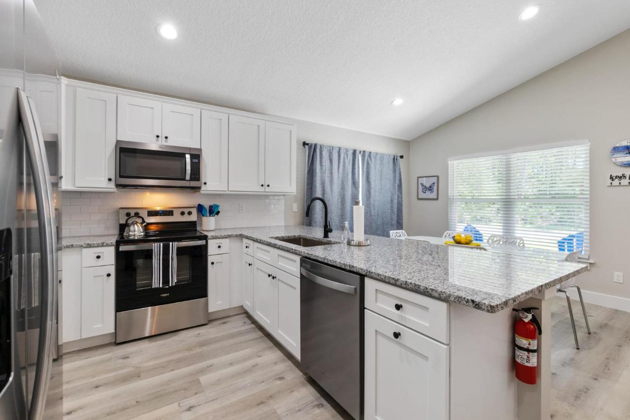 Holiday home Sunray - Minutes To Downtown & Beaches