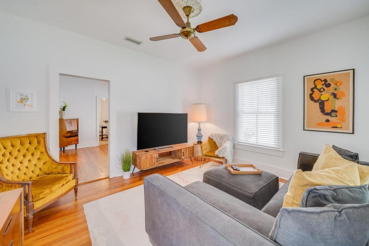 Updated Early 1900s 2br Walking Distance To Downtown With Onsite Parking *