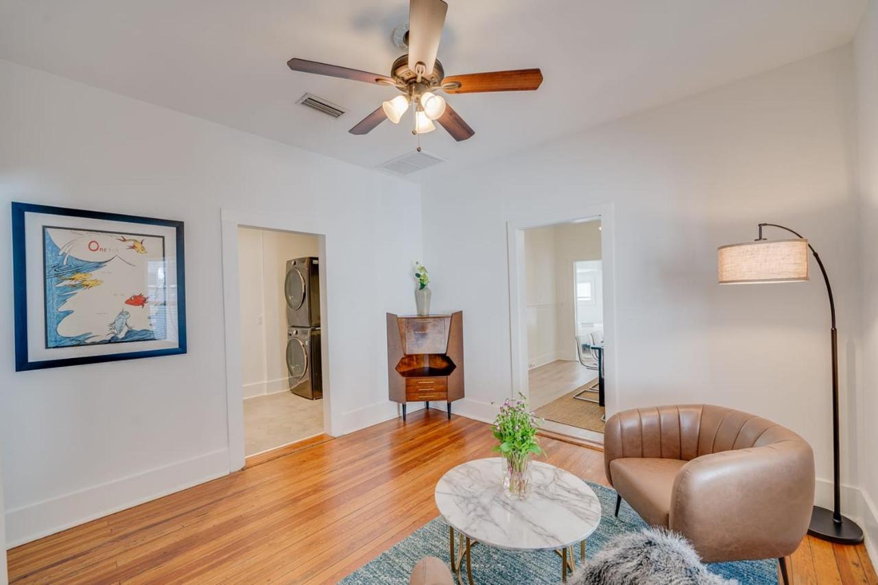 Updated Early 1900s 2br Walking Distance To Downtown With Onsite Parking Holiday home *