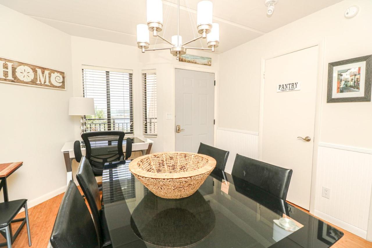 Holiday home Windjammer 213 *