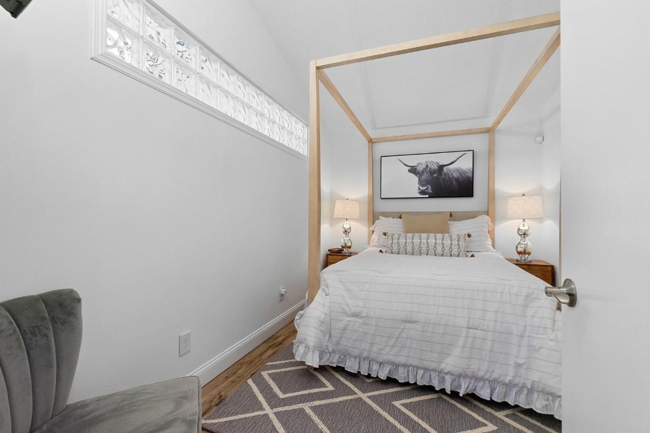 Sandpiper Cottage- Walk To And Pier Apartamento *