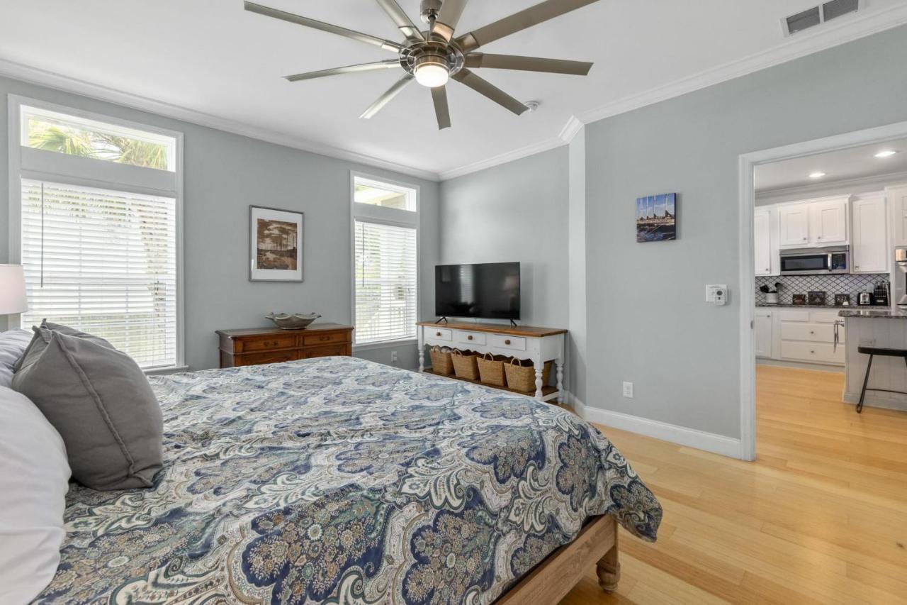 Holiday home Boatyard Oasis - Modern Charm - Mins To Downtown *