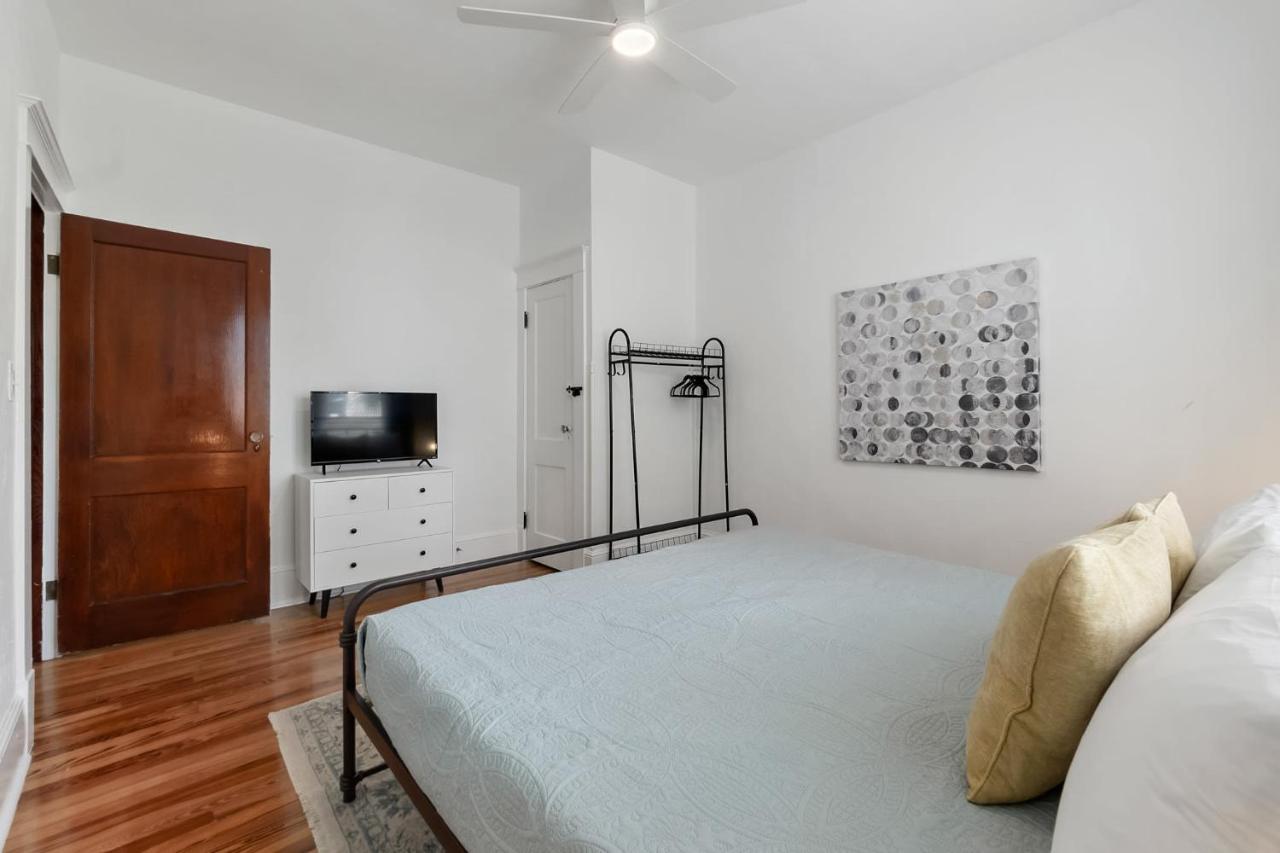 Old Mission Manor - Chic 2br 1ba - Sleeps 6 - Pool Table - 15 Min Walk To Downtown * St. Augustine