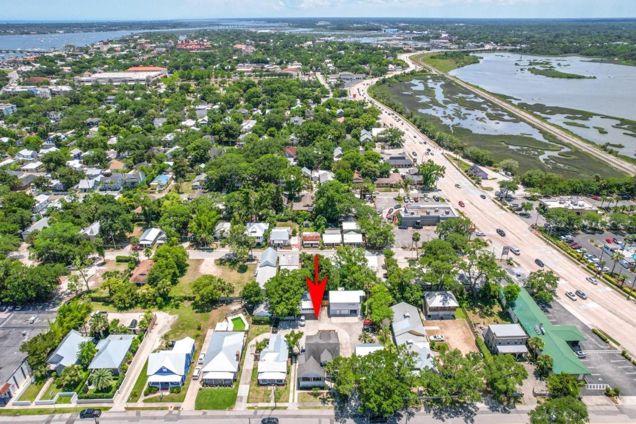 Apartment Old Mission Manor - Chic 2br 1ba - Sleeps 6 - Pool Table - 15 Min Walk To Downtown