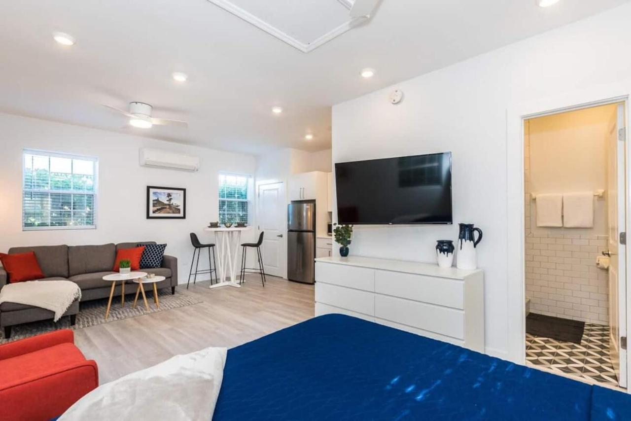 The At Old Mission Walking Distance To Downtown And Onsite Parking