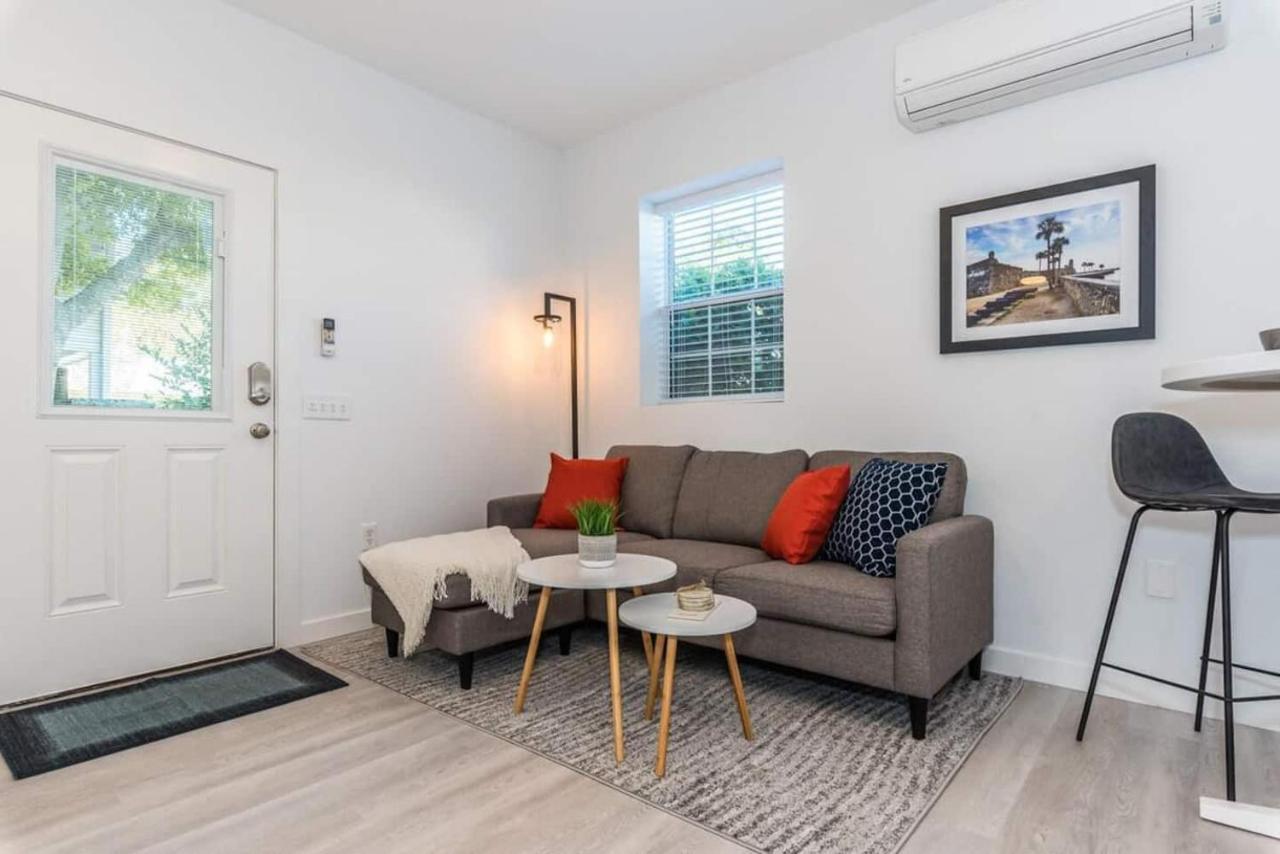 The At Old Mission Walking Distance To Downtown And Onsite Parking Apartment St. Augustine