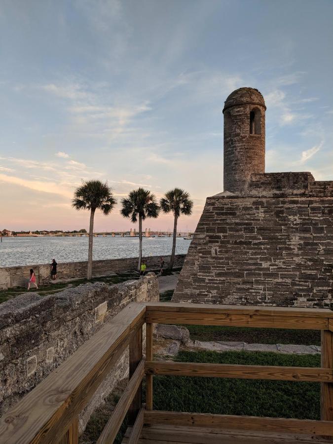 Updated Early 1900s 2br Walking Distance To Downtown With Onsite Parking St. Augustine