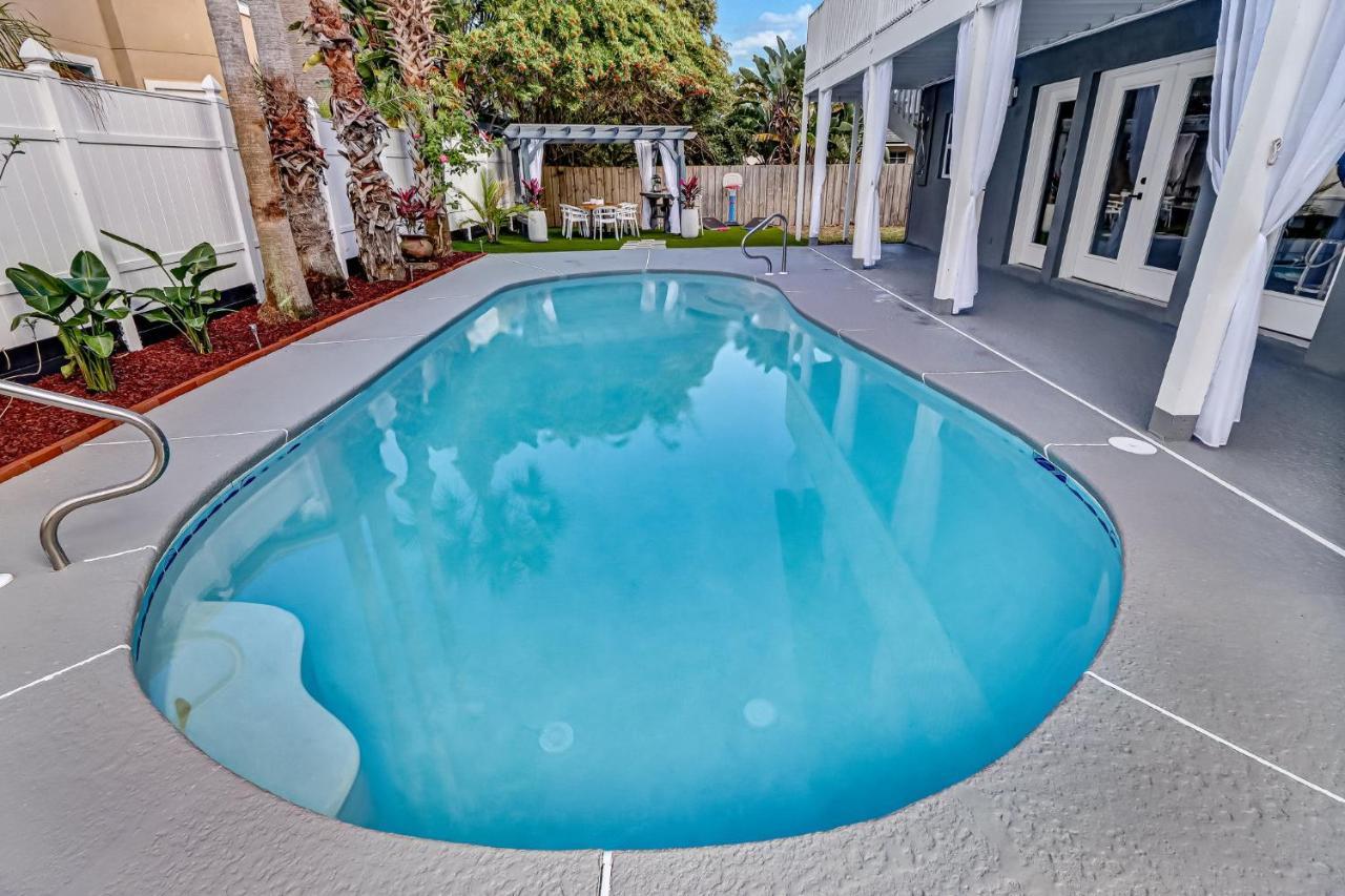 Holiday home Coastal Heated Pool Walk To