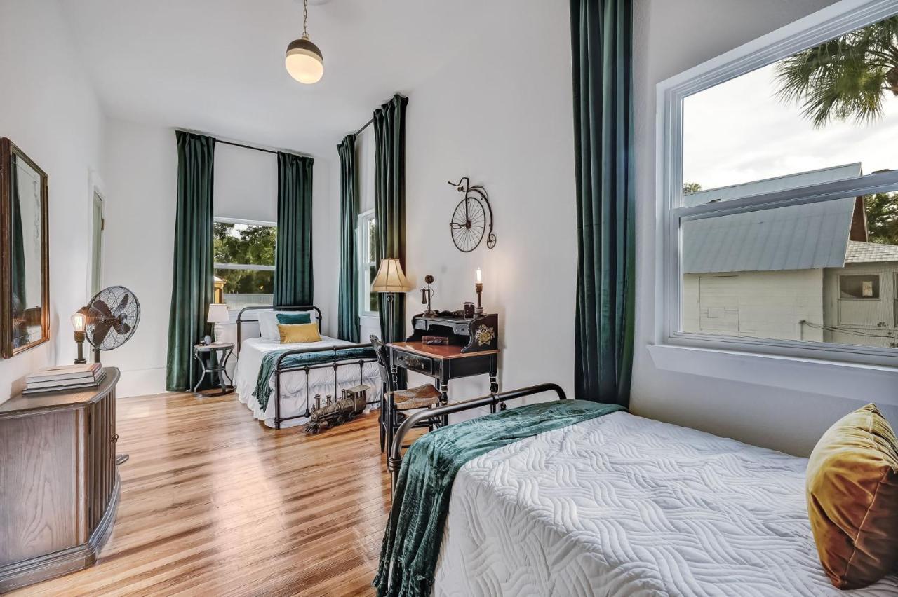 Holiday home The Gatsby Mansion Heated Pool Heart Of Town *