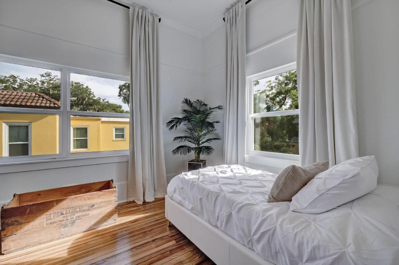 Holiday home The Gatsby Mansion Heated Pool Heart Of Town