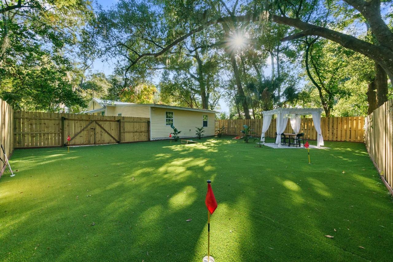 The Garden - Pet Friendly & 5 Mins To Town Holiday home *