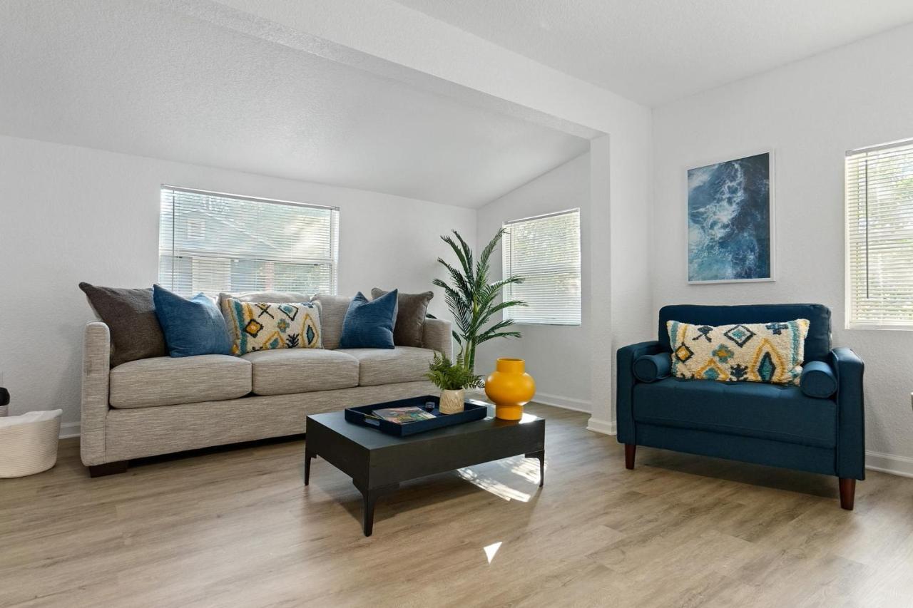 The Garden - Pet Friendly & 5 Mins To Town