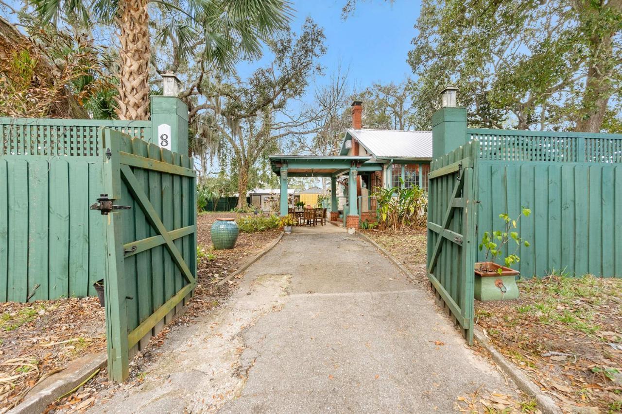Casa de férias 8 Park- Dog Friendly Outdoor Oasis Mins To