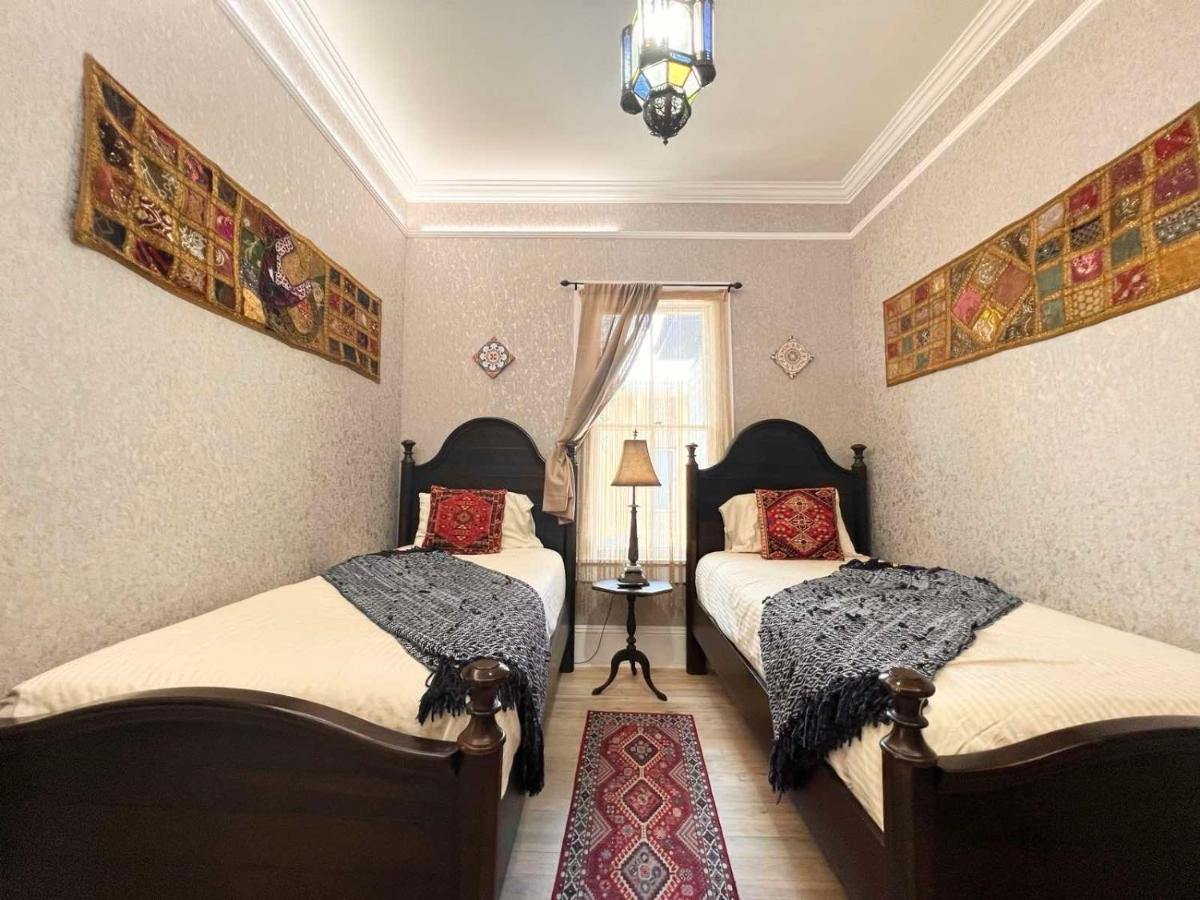 1001 Nights Historic Adults Only Acomodação com café da manhã  *