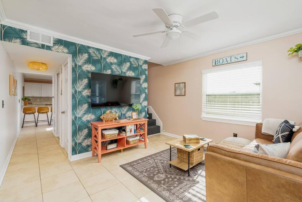 Crescent Bungalow B *