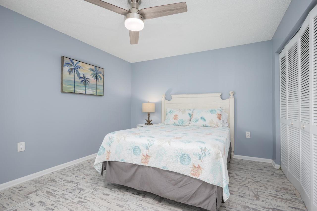 Ocean Village Club P33 *