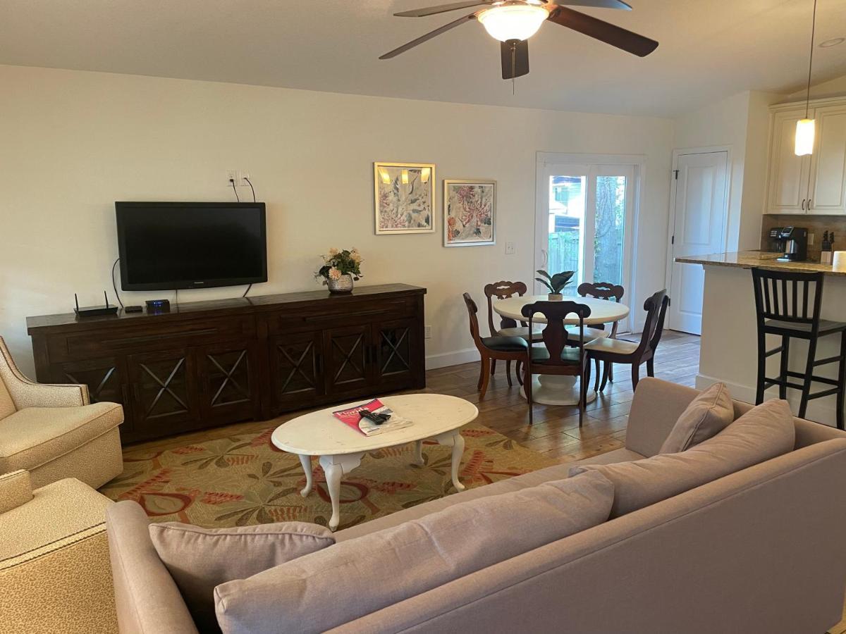 Holiday home Modern, Upscale, And New Blue In The Heart Of Downtown St Augustine *