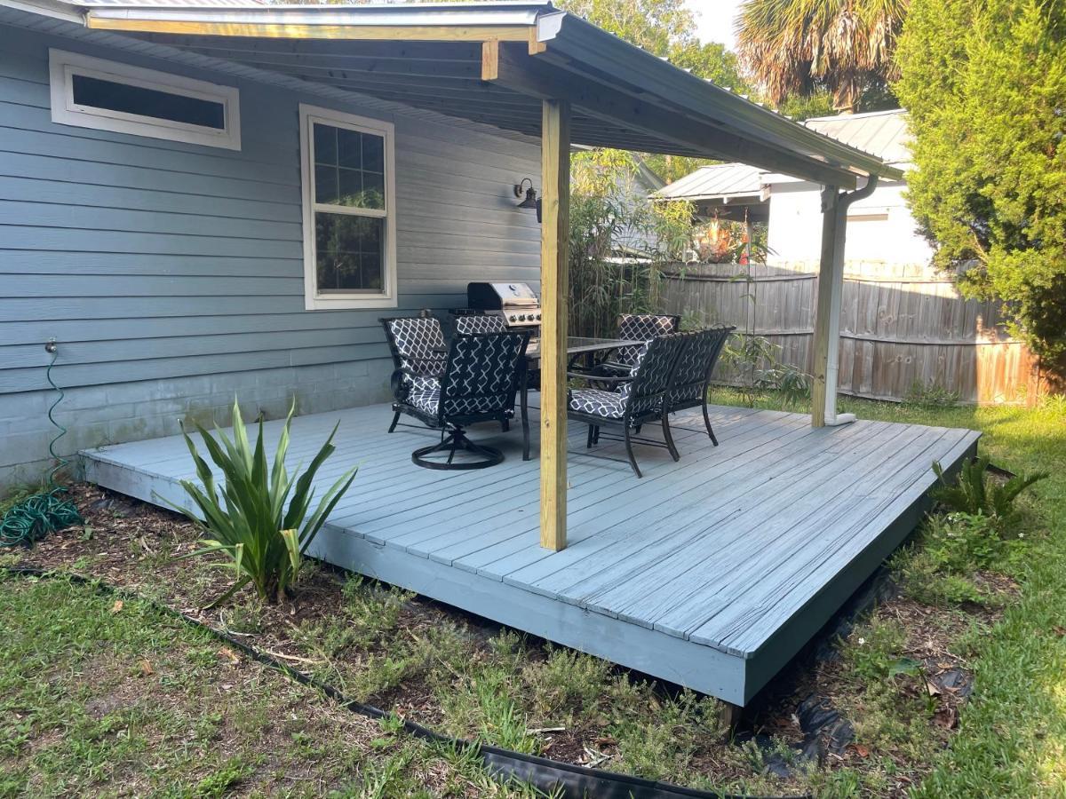 Modern, Upscale, And New Blue In The Heart Of Downtown St Augustine Holiday home